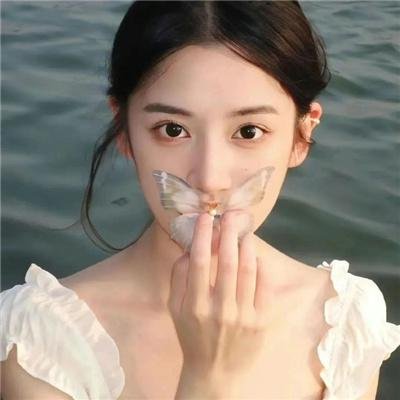 表里不一 封面